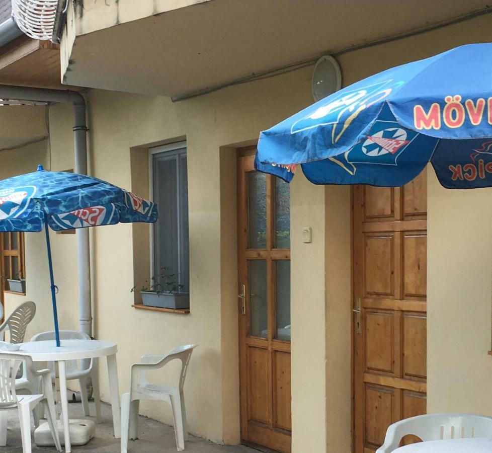 Hotel Fasor Vendeghaz Balatonszárszó Zewnętrze zdjęcie